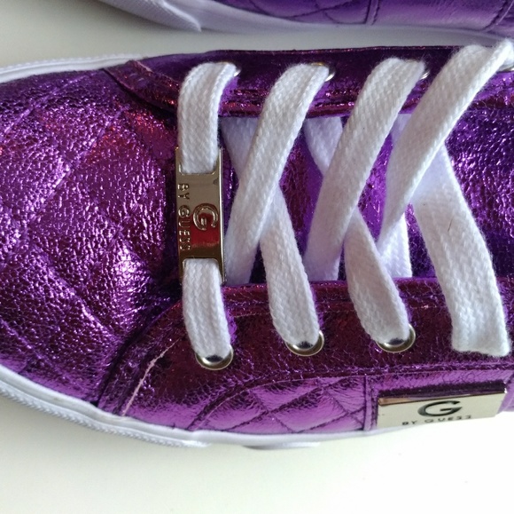 (NEW) GUESS Sneakers metallic purple (size 7) - Picture 7 of 8